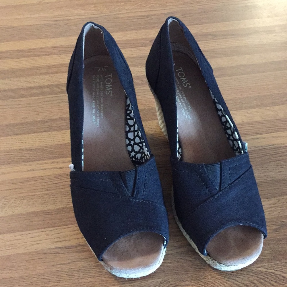Toms wedges